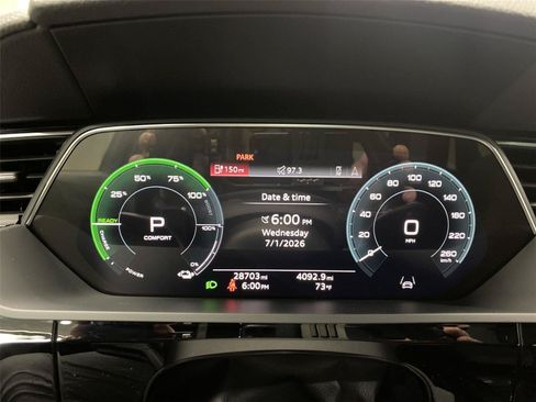 Used 2023 Audi e-tron Premium Plus w/ Premium Plus Package AWD/4WD image 14