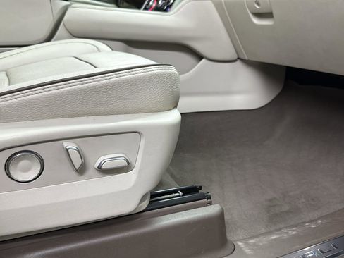 Used 2021 GMC Yukon XL Denali w/ LPO, Illumination Package image 25