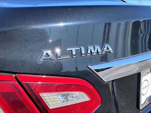 Used 2018 Nissan Altima 3.5 SL image 22