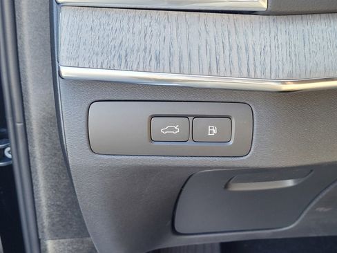 Certified 2025 Volvo XC90 T8 Ultra image 14