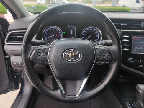 Used 2019 Toyota Camry SE w/ Convenience Package image 18