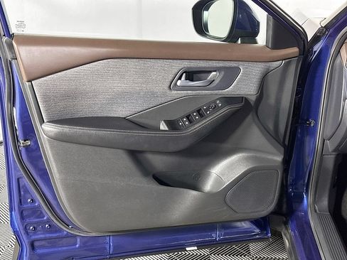 Used 2023 Nissan Rogue SV AWD/4WD image 10