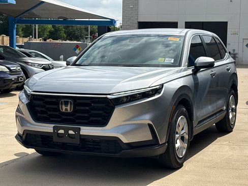 Used 2023 Honda CR-V LX image 2