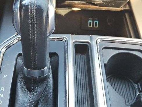 Used 2016 Ford F150 Platinum w/ Equipment Group 701A Luxury image 21