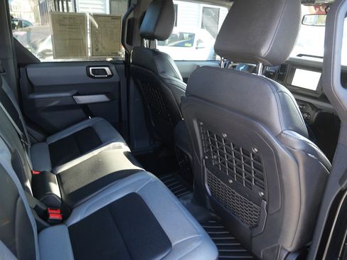 Used 2022 Ford Bronco Black Diamond w/ Sasquatch Package image 25