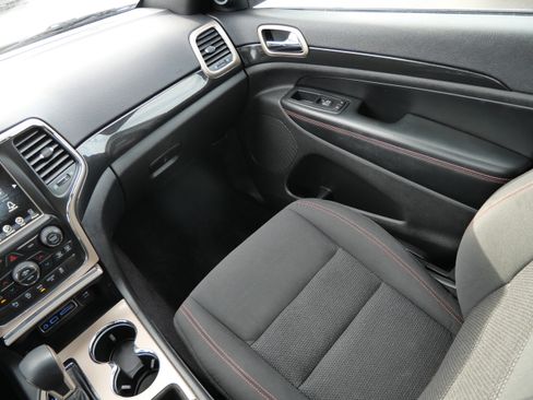 Used 2017 Jeep Grand Cherokee Limited 75th Anniversary image 11