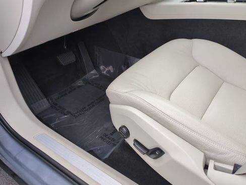 Used 2023 Volvo XC60 B5 Plus w/ Protection Package Premier image 17