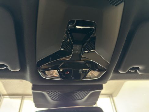 Certified 2025 BMW X1 xDrive28i w/ Convenience Package image 18