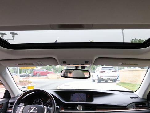 Used 2015 Lexus ES 350 w/ Luxury Package FWD image 33