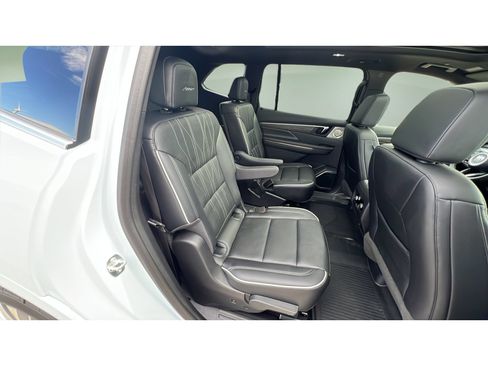 Certified 2026 Buick Enclave Avenir w/ Super Cruise Package AWD/4WD image 31