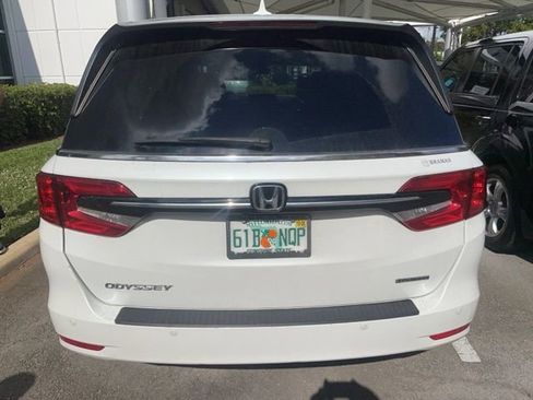Used 2023 Honda Odyssey Touring image 3