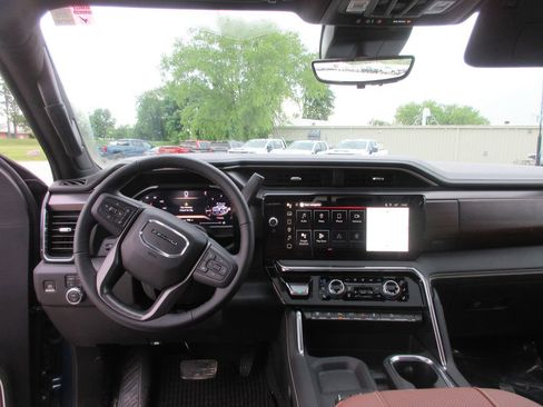 New 2026 GMC Sierra 3500 Denali Ultimate AWD/4WD image 16