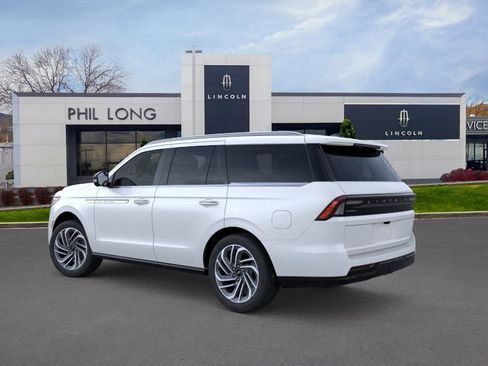 New 2025 Lincoln Navigator Reserve image 4