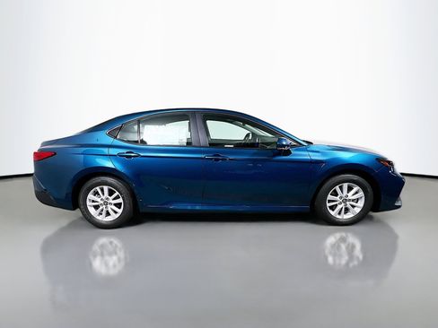 Used 2026 Toyota Camry LE image 3