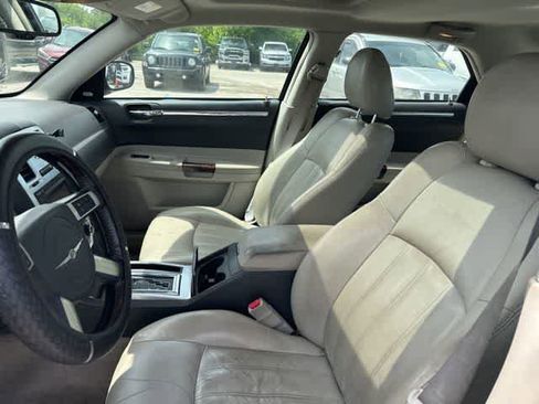 Used 2007 Chrysler 300 C RWD image 8