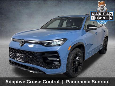 Used 2025 Volkswagen Tiguan SE R-Line AWD/4WD image 3
