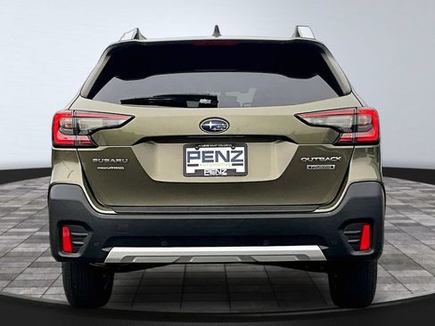 Used 2022 Subaru Outback Touring AWD/4WD image 5