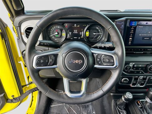 Used 2024 Jeep Wrangler Unlimited Sahara AWD/4WD image 13