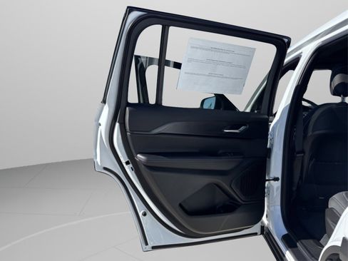 New 2025 Jeep Grand Cherokee L Laredo w/ Luxury Tech Group I image 14