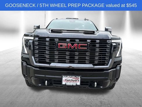 Used 2024 GMC Sierra 3500 Denali Ultimate AWD/4WD image 9