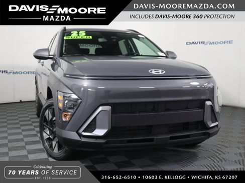 Used 2025 Hyundai Kona SEL AWD/4WD image 1