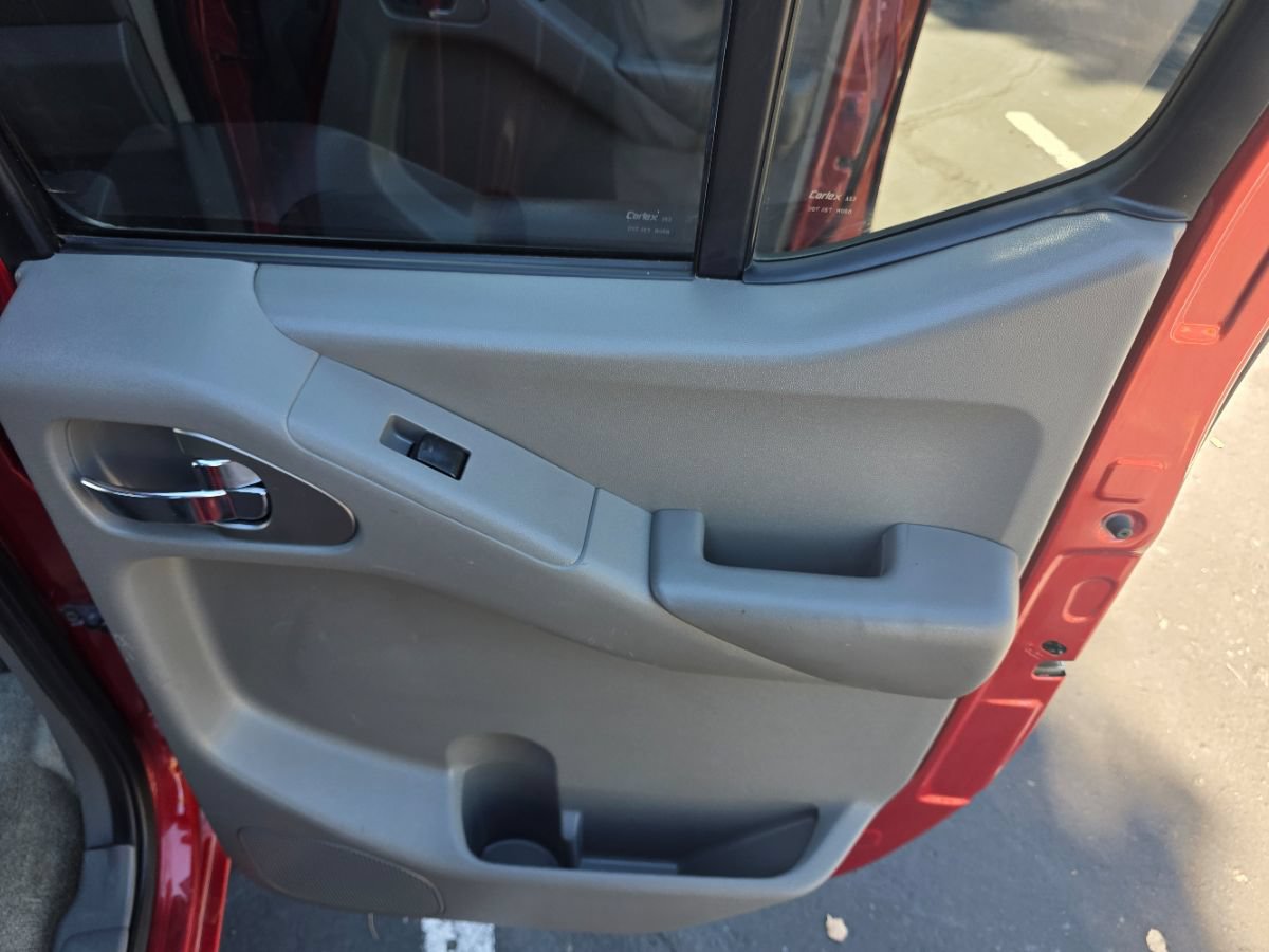 Used 2014 Nissan Frontier Desert Runner RWD image 39