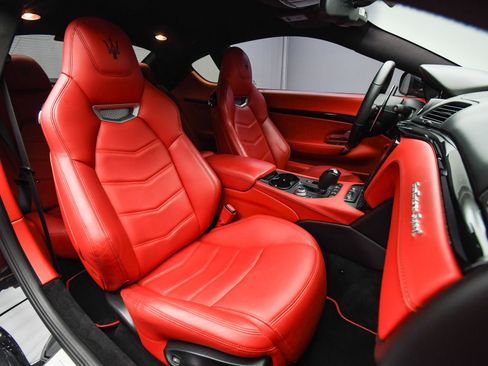 Used 2018 Maserati GranTurismo Sport image 16