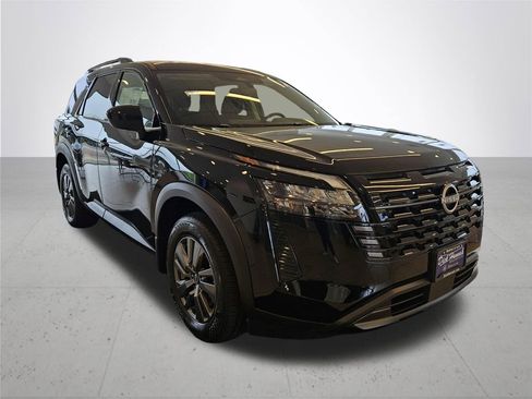 New 2026 Nissan Pathfinder SV w/ SV Premium Package AWD/4WD image 5