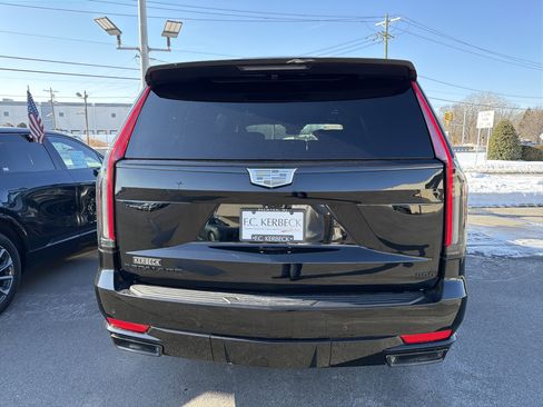 Used 2023 Cadillac Escalade ESV Sport Platinum w/ LPO, ONYX Package image 6