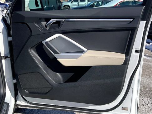 Used 2023 Audi Q3 2.0T Premium Plus w/ Premium Plus Package image 22