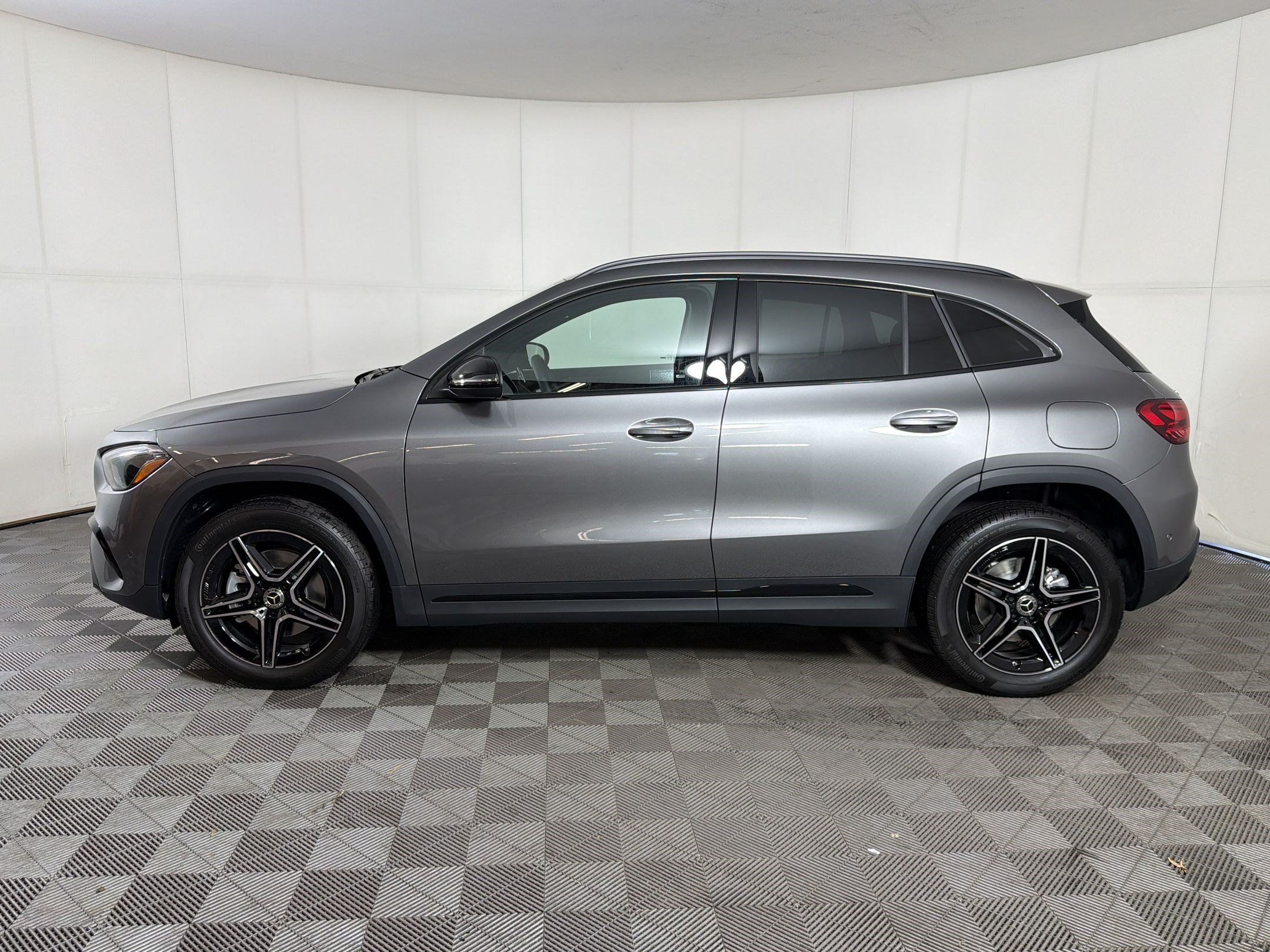 Used 2026 Mercedes-Benz GLA 250 4MATIC image 2