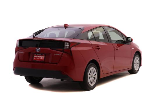 Certified 2021 Toyota Prius LE image 2
