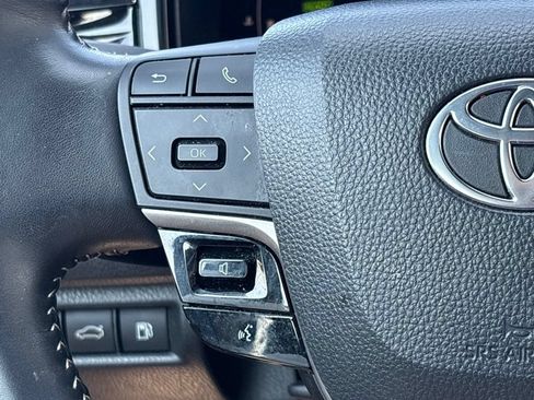 Used 2025 Toyota Camry SE FWD image 21