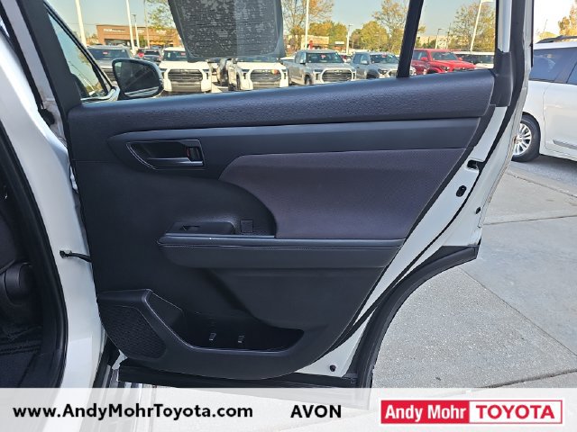 Certified 2022 Toyota Highlander L FWD image 33
