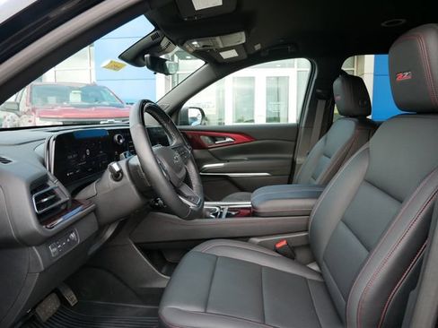 Used 2025 Chevrolet Traverse Z71 w/ Enhanced Driving Package AWD/4WD image 7