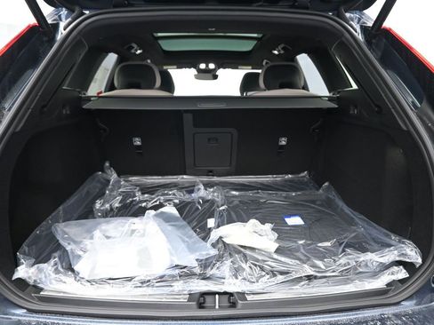 New 2026 Volvo XC60 B5 Plus w/ Climate Package AWD/4WD image 25