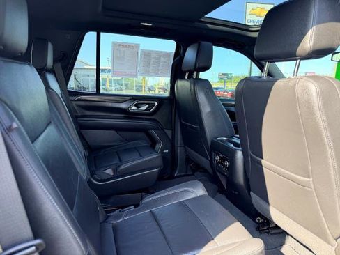 Used 2022 Chevrolet Tahoe Z71 w/ Z71 Off-Road Package AWD/4WD image 13