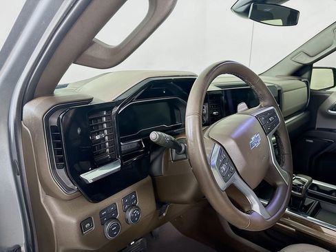 Used 2024 Chevrolet Silverado 1500 RST image 9