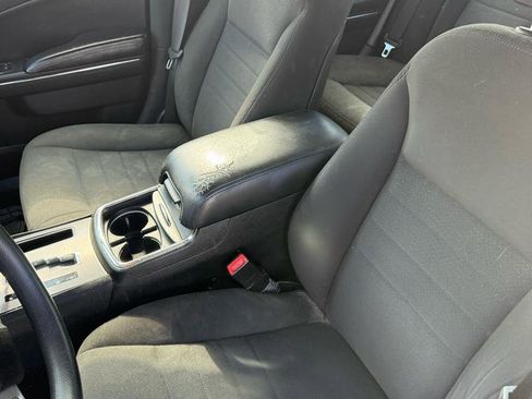 Used 2011 Dodge Charger SE image 3