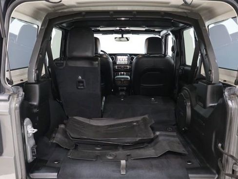 Used 2019 Jeep Wrangler Unlimited Sahara AWD/4WD image 34