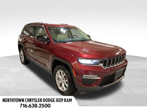 Used 2022 Jeep Grand Cherokee Limited image 2
