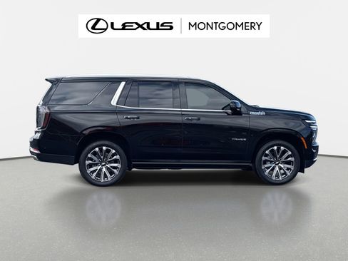 Used 2026 Chevrolet Tahoe High Country image 2