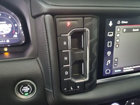Used 2023 GMC Yukon Denali AWD/4WD image 26