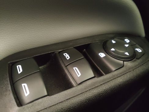 Used 2019 Chevrolet Equinox LS FWD image 27