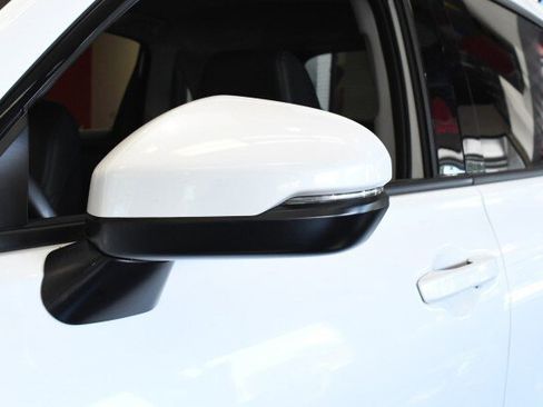 Used 2025 Honda HR-V EX-L image 6