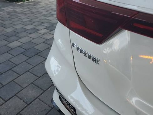 Certified 2023 Kia Forte LXS FWD image 8