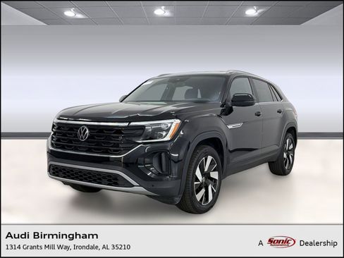 Used 2025 Volkswagen Atlas Cross Sport SE FWD image 1