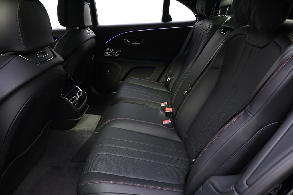 Used 2025 Bentley Flying Spur Plug-In Hybrid AWD/4WD image 24