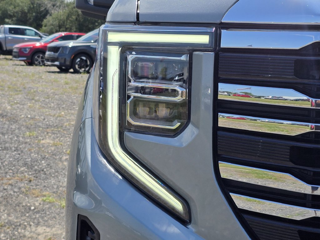 Certified 2025 GMC Sierra 1500 SLT w/ SLT Premium Package AWD/4WD image 10