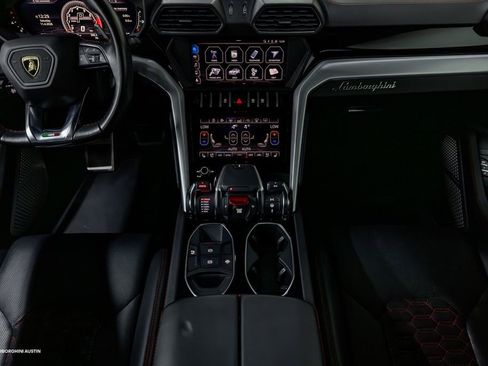 Used 2019 Lamborghini Urus AWD/4WD image 28